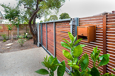 Contemporary fencing